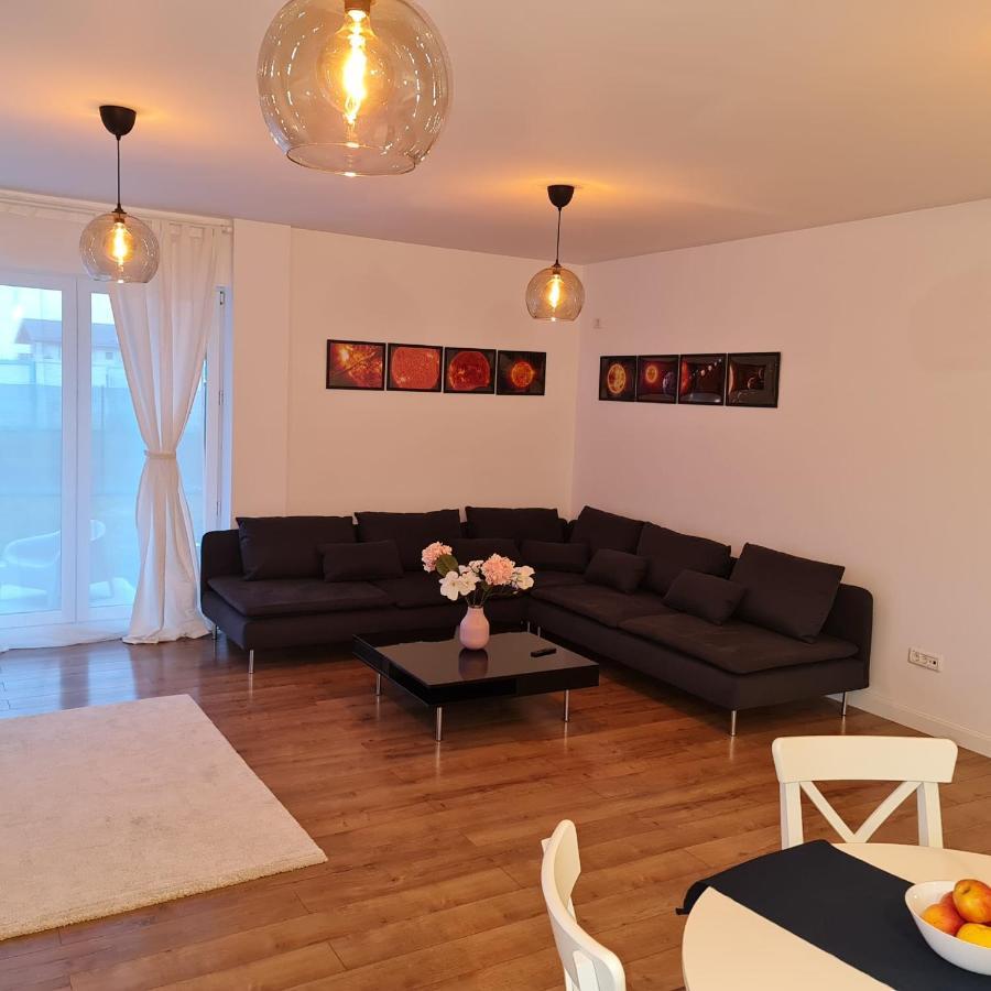 Galaxy Residence Villa Отопень Екстер'єр фото