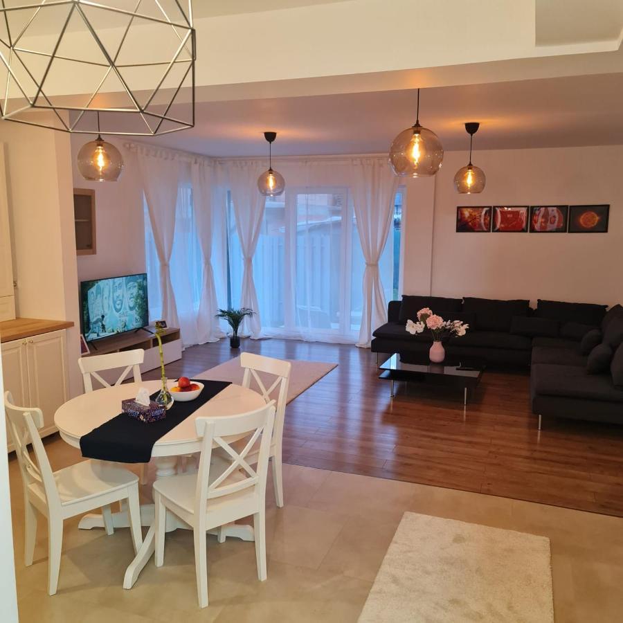 Galaxy Residence Villa Отопень Екстер'єр фото